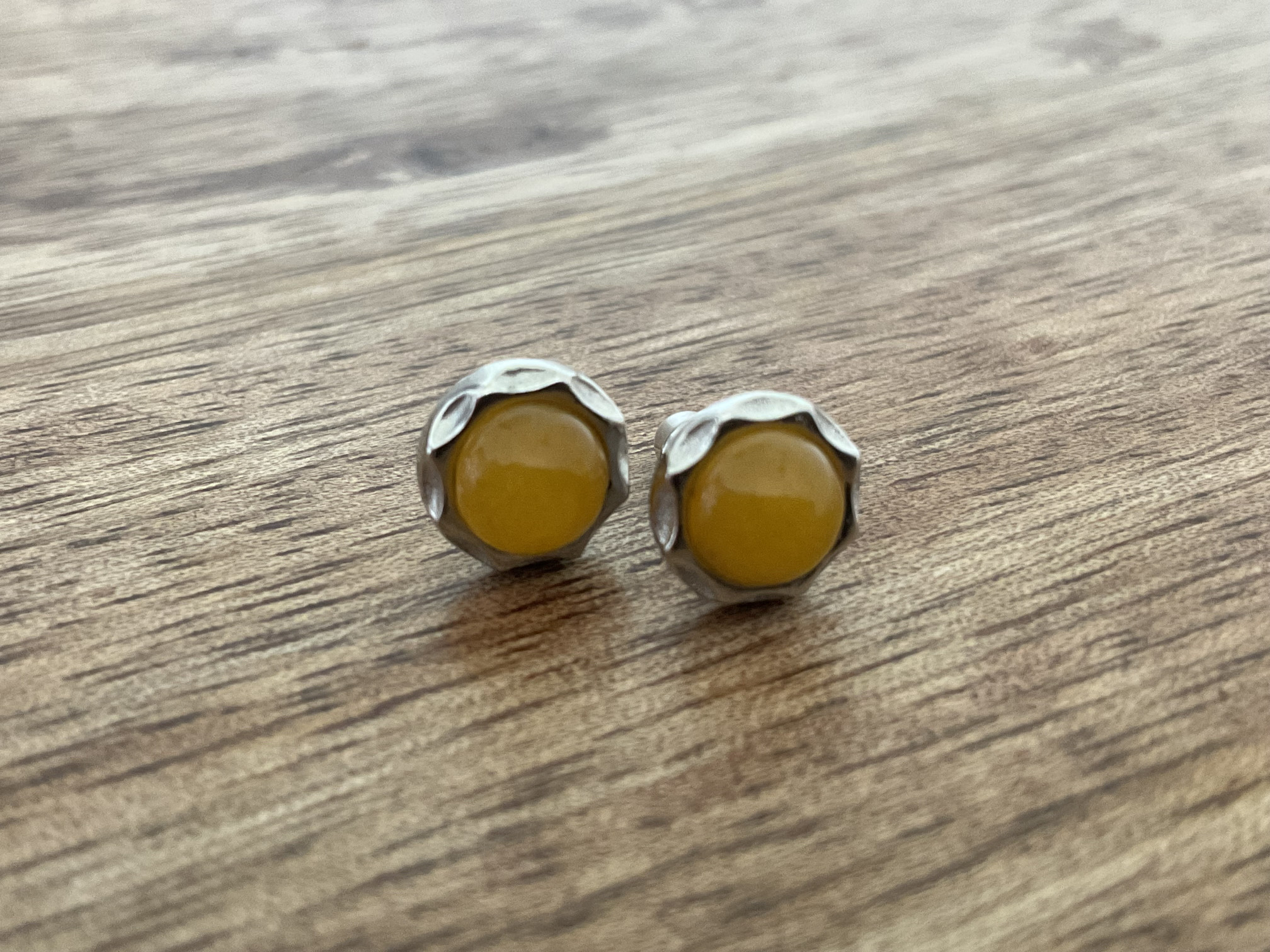 Butter Quartz Gemstone Stud Earrings - Click Image to Close